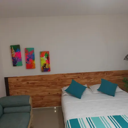 Fantastic House 4*